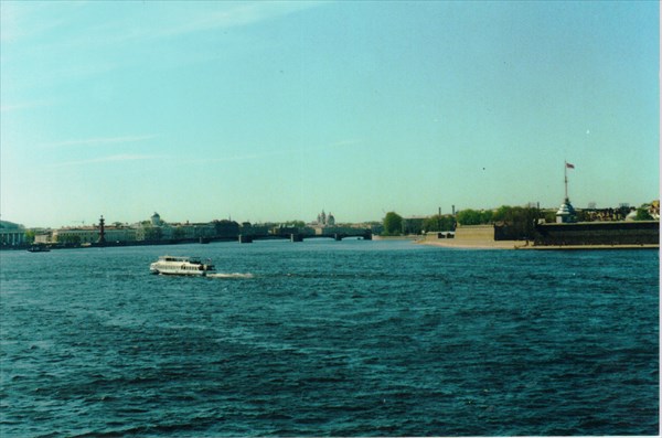 Вид на акваторию Невы с Троицкого моста